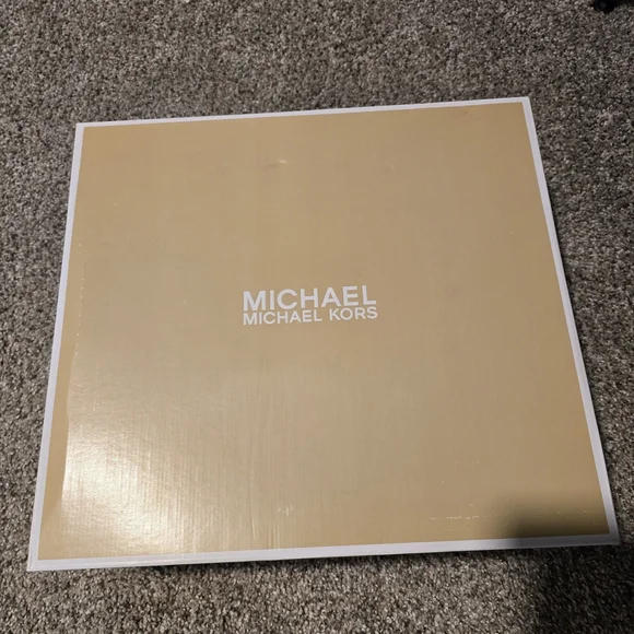 The Culver booties by MICHAEL Michael Kors - Picture 2 of 7